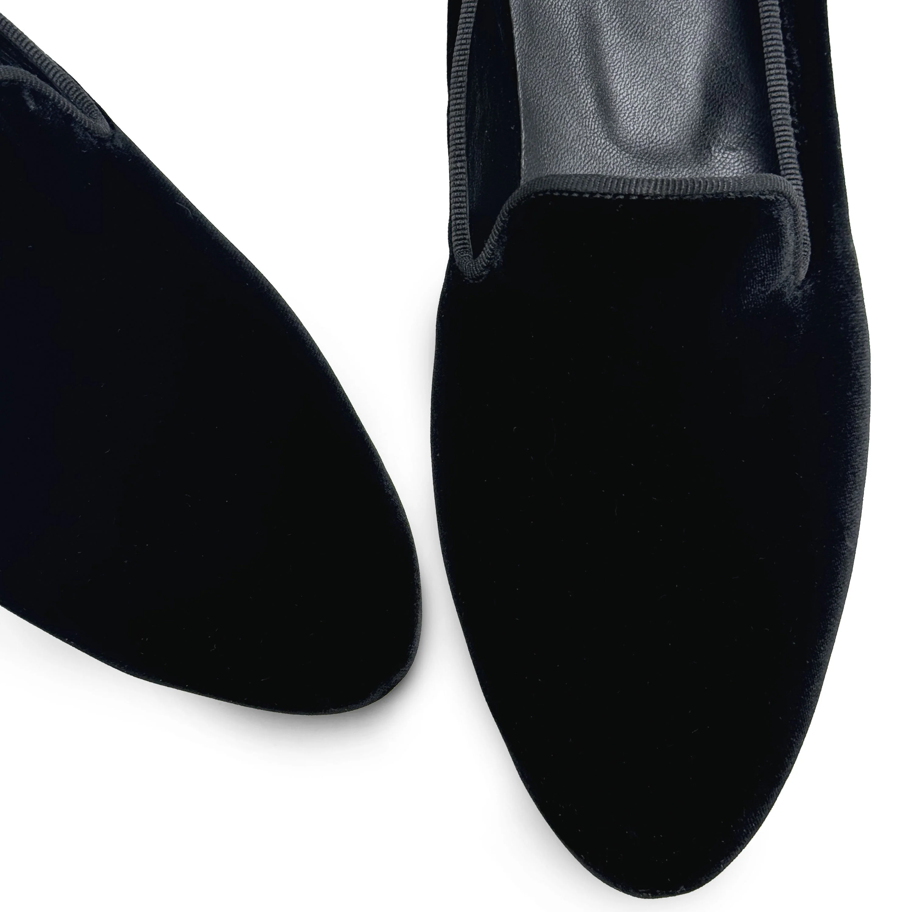 Slippers da donna nere in velluto - Image 4